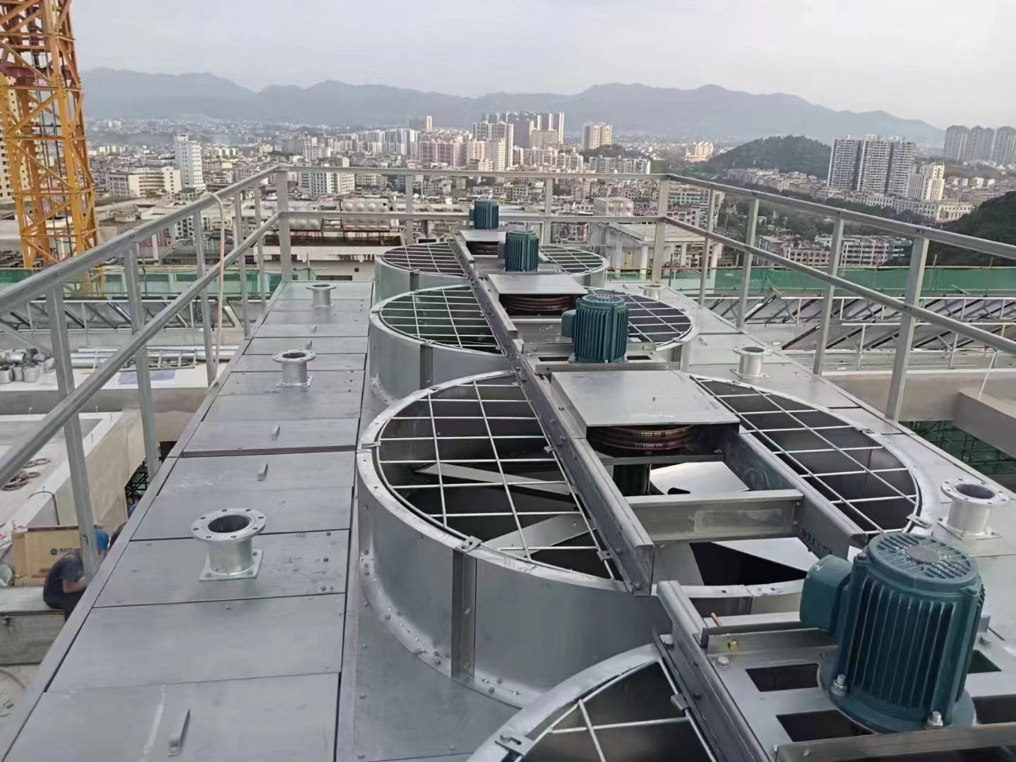 閉式冷卻塔用作什么地方比較合適呢？,閉式冷卻塔工作原理