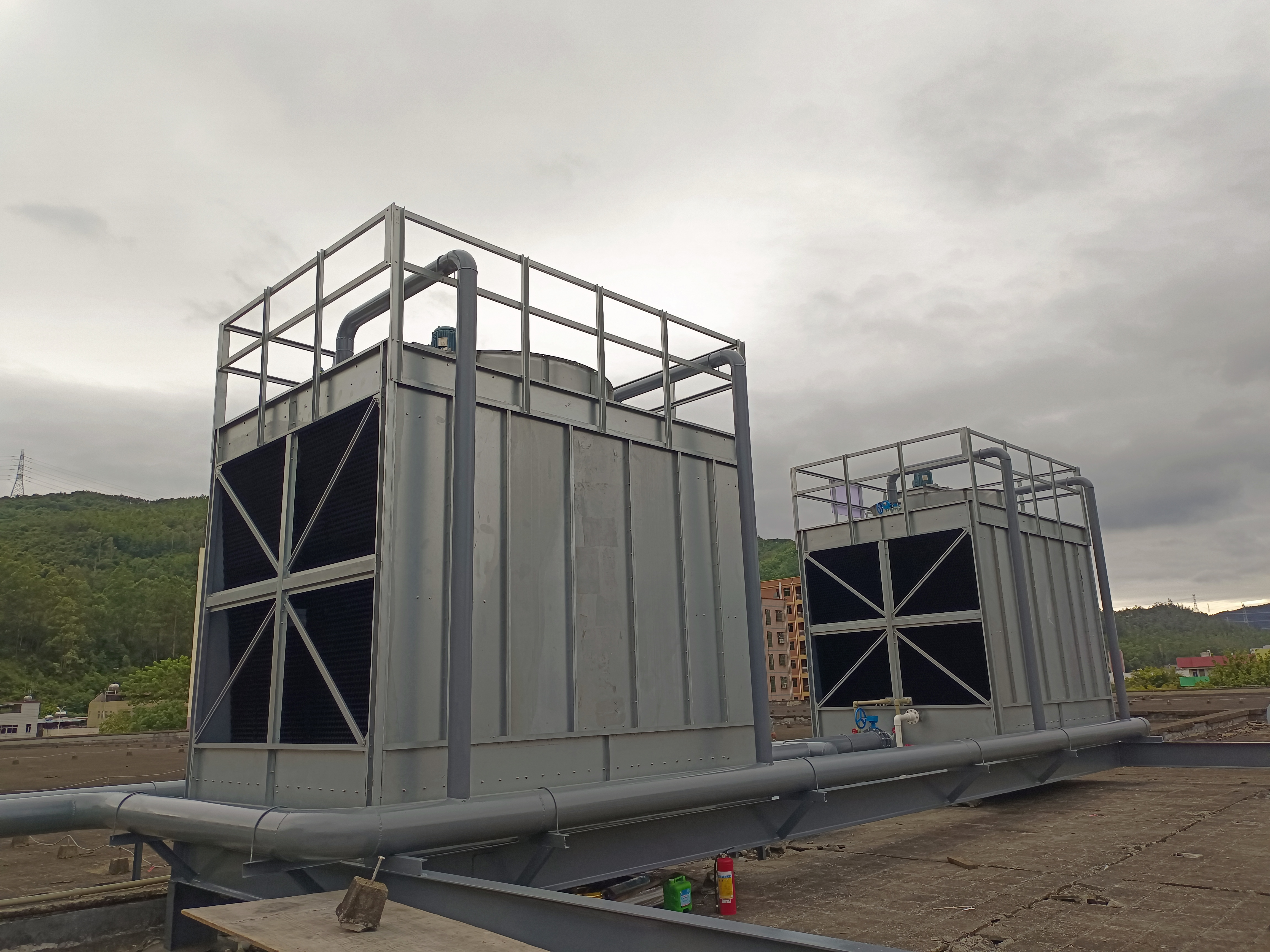 冷卻塔運行時候的噪音大怎么解決？,冷卻塔運行原理