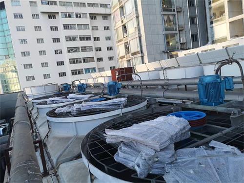 低速大風量<a href=http://www.haoruidoor.com/peijian/fan/ target=_blank class=infotextkey>冷卻塔風機</a>